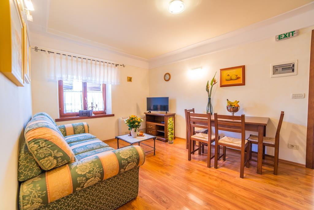 Aparthotel Katalyma 828 Канфанар Экстерьер фото