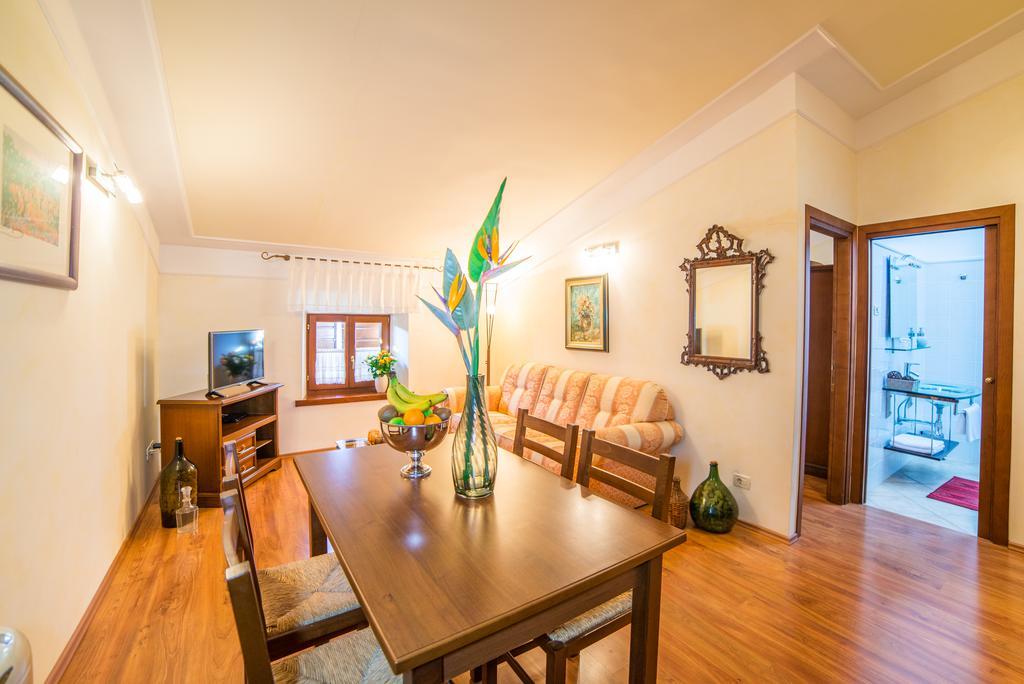 Aparthotel Katalyma 828 Канфанар Экстерьер фото
